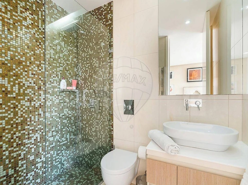Apartamento T4 para Venda em Arcozelo Foto 12