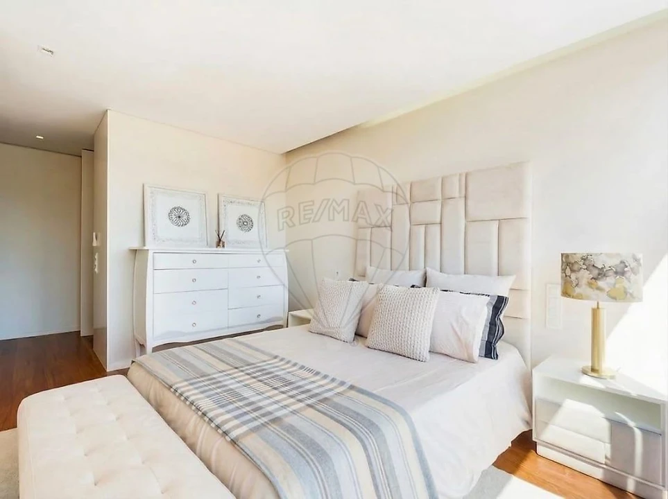 Apartamento T4 para Venda em Arcozelo Foto 25