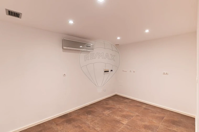 Apartamento T4 para Venda em Arcozelo Foto 29