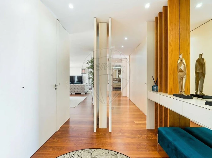 Apartamento T4 para Venda em Arcozelo Foto 4