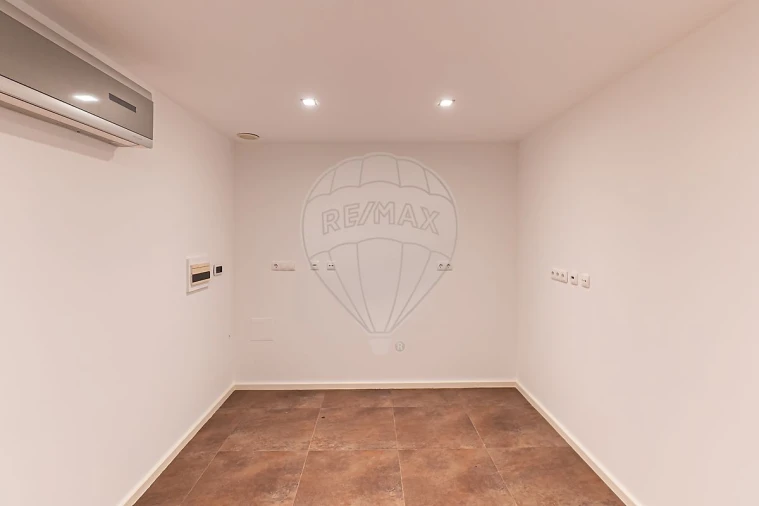Apartamento T4 para Venda em Arcozelo Foto 28