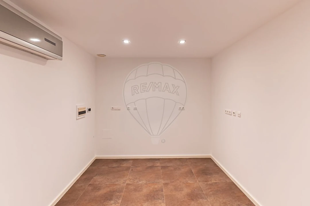 Apartamento T4 para Venda em Arcozelo Foto 28