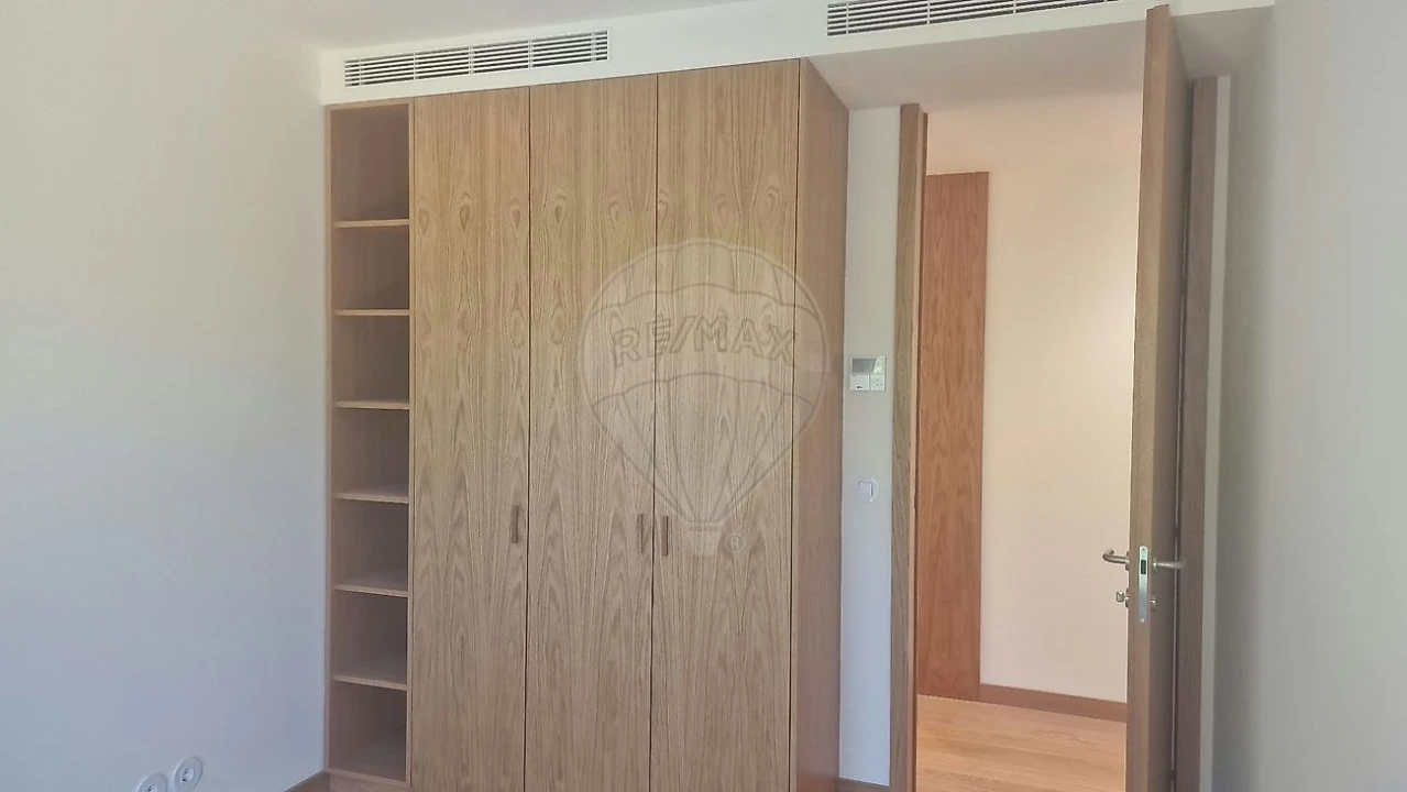 Apartamento T2 para Venda em Cedofeita, Santo Ildefonso, Sé, Miragaia, São Nicolau e Vitória Foto 18