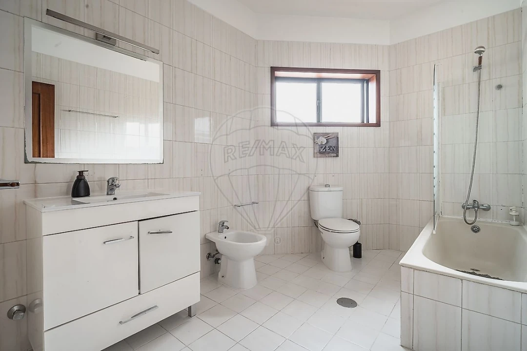 Apartamento T2 para Arrendamento em São Mamede de Infesta e Senhora da Hora Foto 22