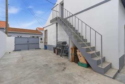 Moradia T2 para Venda em Santa Maria, São Pedro e Matacães