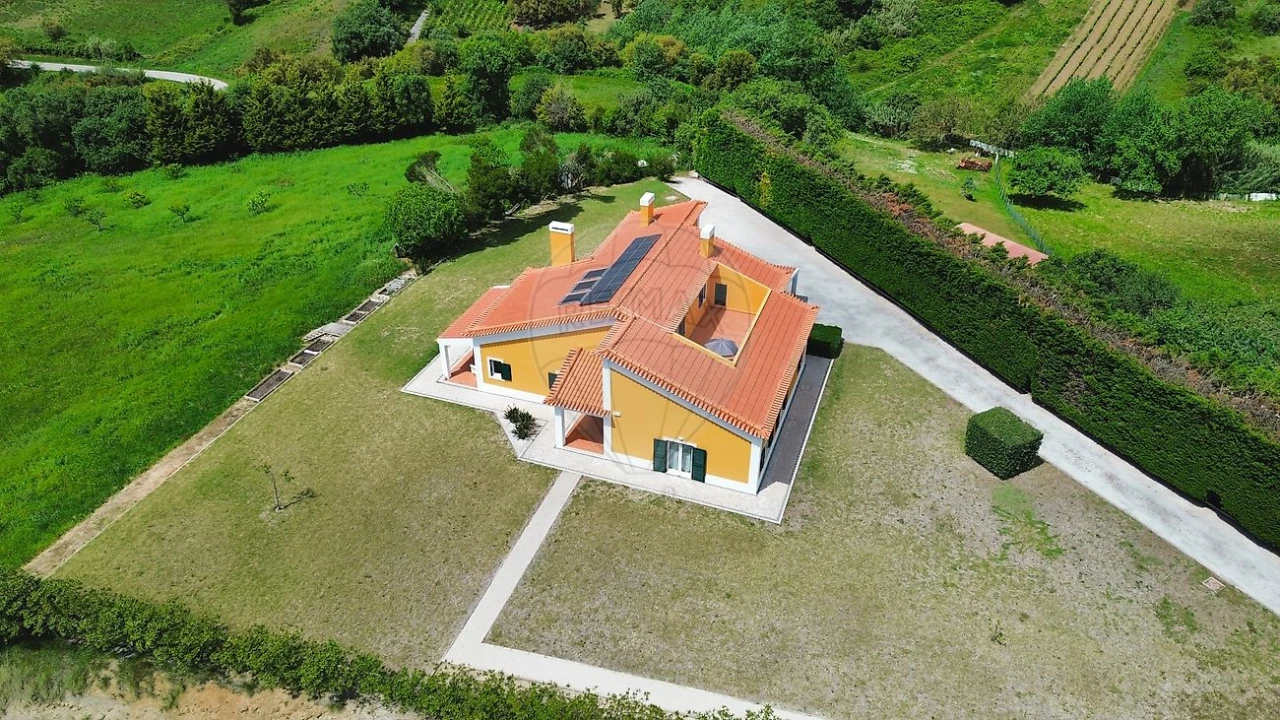 Moradia T4 para Venda em Enxara do Bispo, Gradil e Vila Franca do Rosário Foto 3