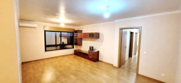 Apartamento T3 para Arrendamento em Loures