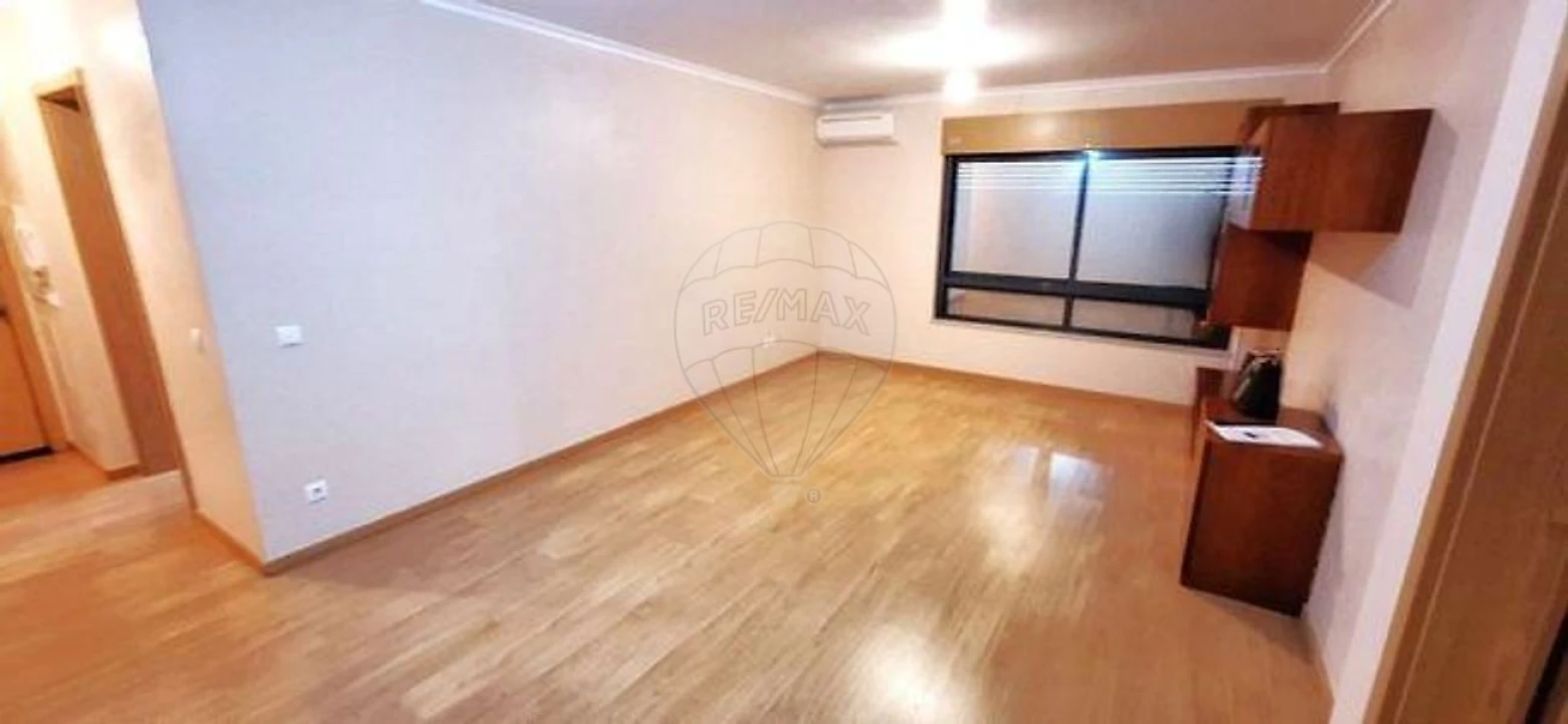 Apartamento T3 para Arrendamento em Loures Foto 7