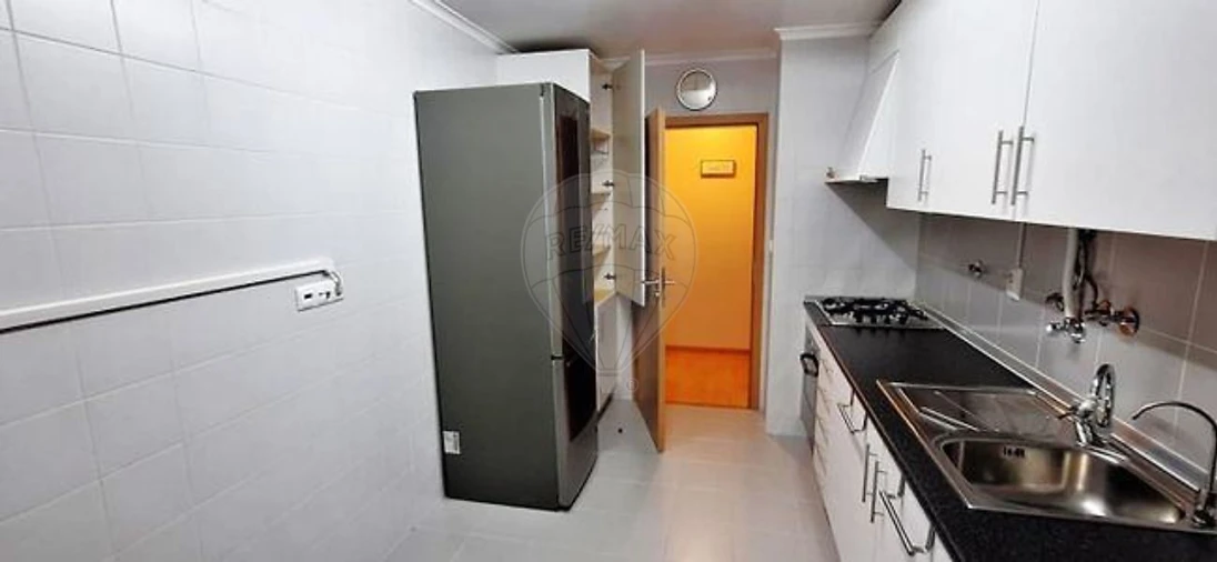 Apartamento T3 para Arrendamento em Loures Foto 2