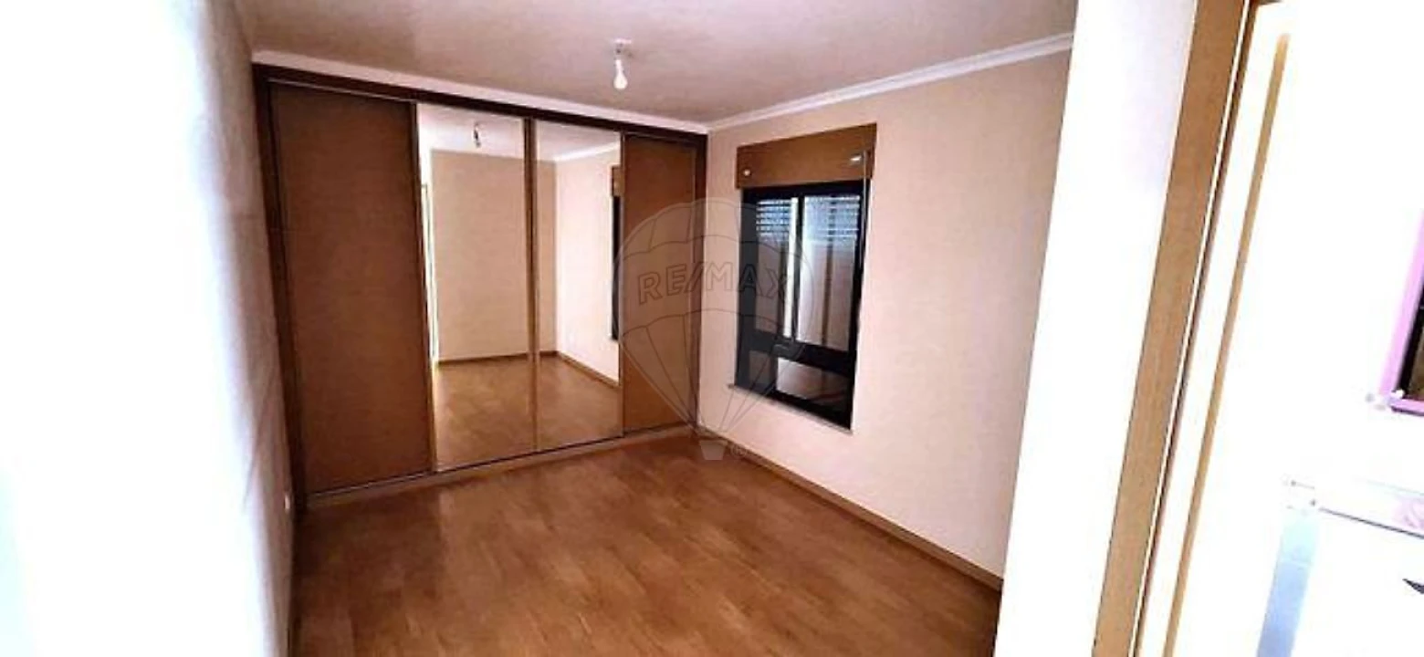 Apartamento T3 para Arrendamento em Loures Foto 5