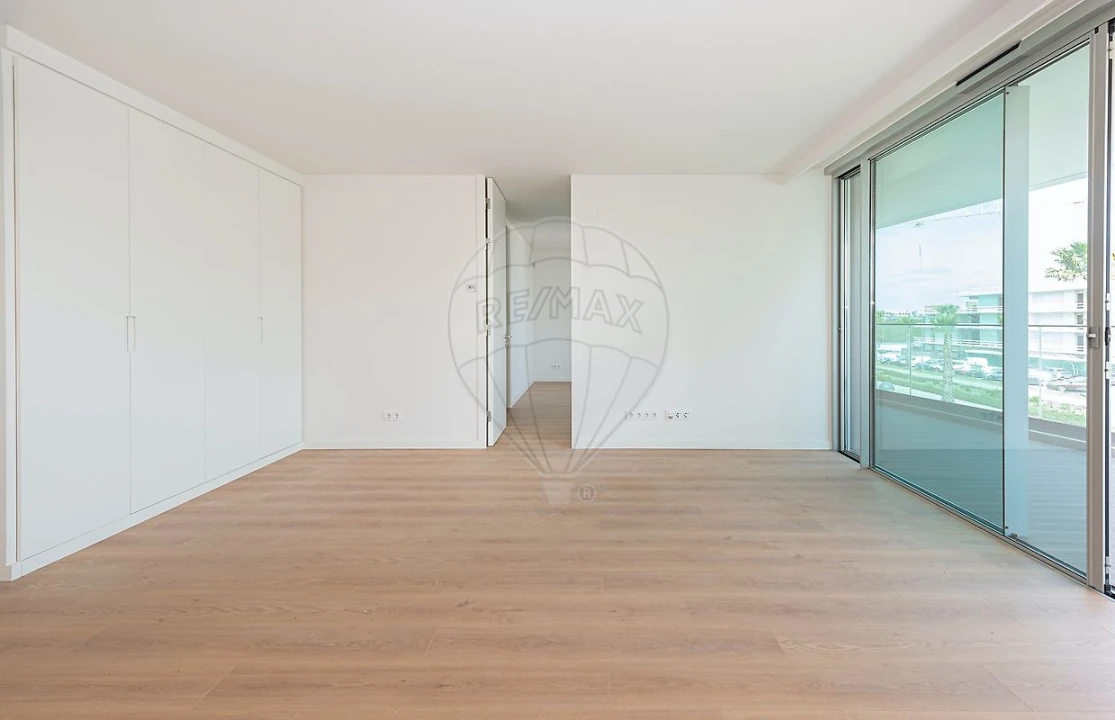 Apartamento T1 para Venda em Queluz e Belas Foto 1
