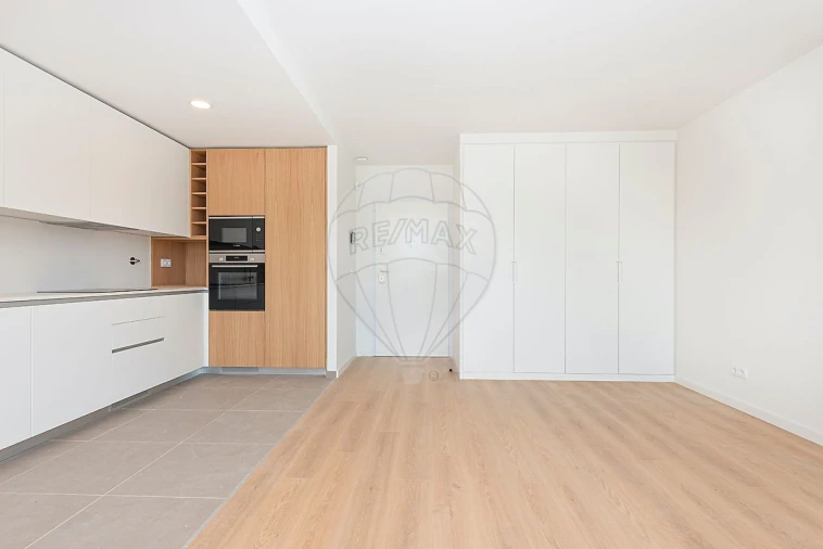 Apartamento T1 para Venda em Queluz e Belas Foto 4
