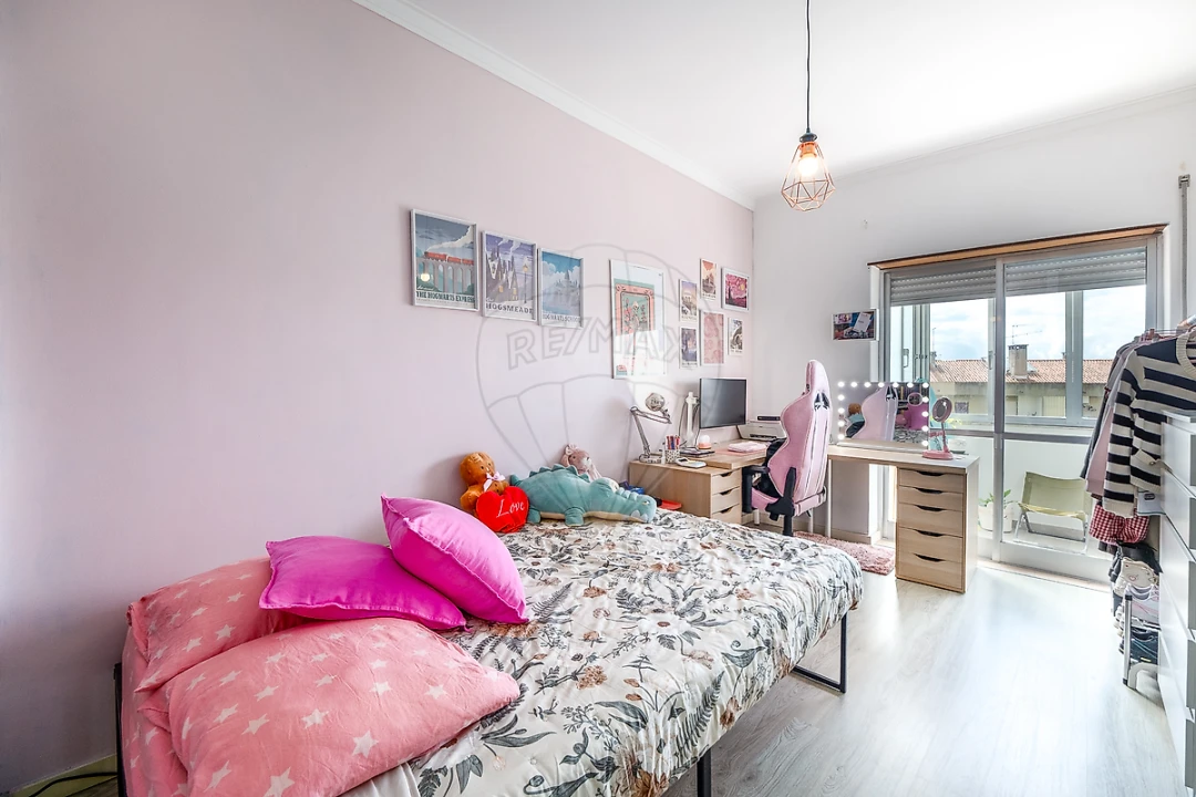 Apartamento T3 para Venda em Póvoa de Santa Iria e Forte da Casa Foto 12