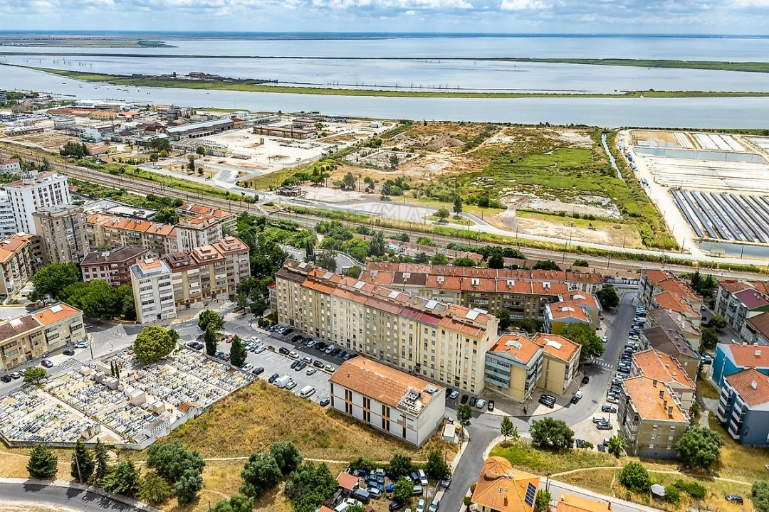 Apartamento T3 para Venda em Póvoa de Santa Iria e Forte da Casa Foto 30
