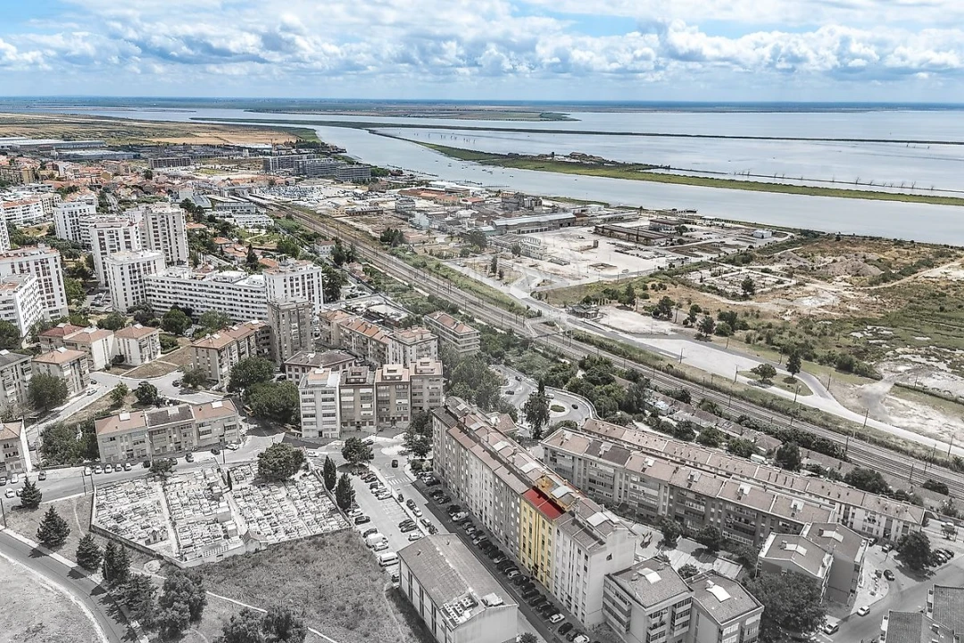 Apartamento T3 para Venda em Póvoa de Santa Iria e Forte da Casa Foto 29