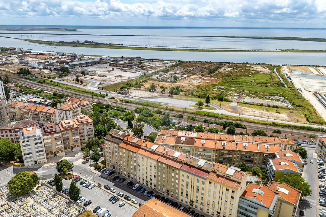 Apartamento T3 para Venda em Póvoa de Santa Iria e Forte da Casa Foto 26