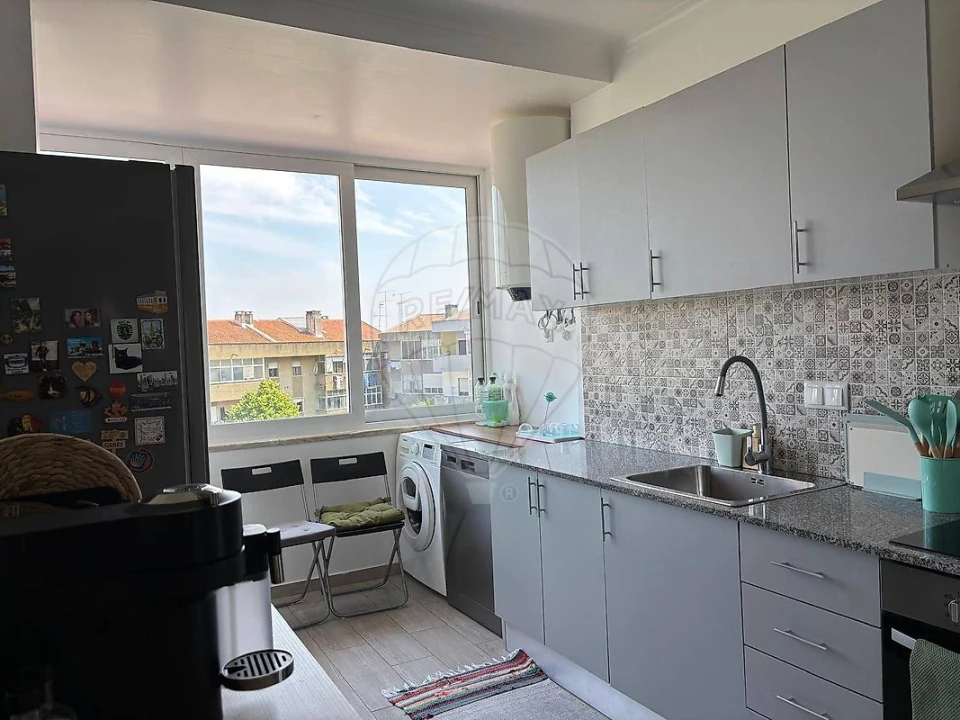 Apartamento T3 para Venda em Póvoa de Santa Iria e Forte da Casa Foto 23