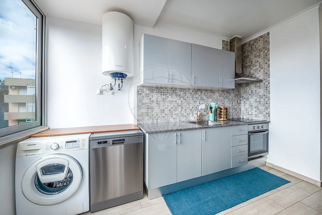Apartamento T3 para Venda em Póvoa de Santa Iria e Forte da Casa Foto 1