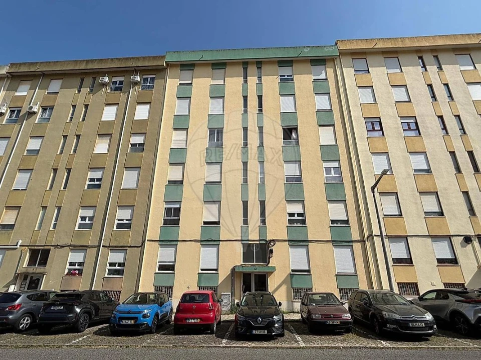 Apartamento T3 para Venda em Póvoa de Santa Iria e Forte da Casa Foto 3