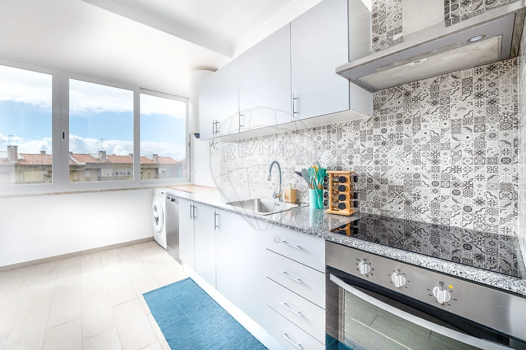 Apartamento T3 para Venda em Póvoa de Santa Iria e Forte da Casa Foto 3