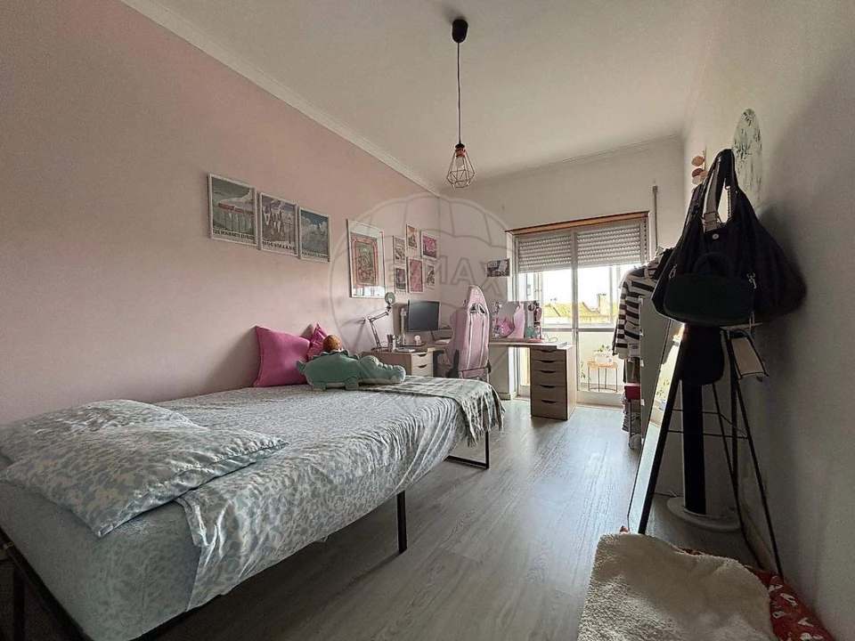 Apartamento T3 para Venda em Póvoa de Santa Iria e Forte da Casa Foto 2