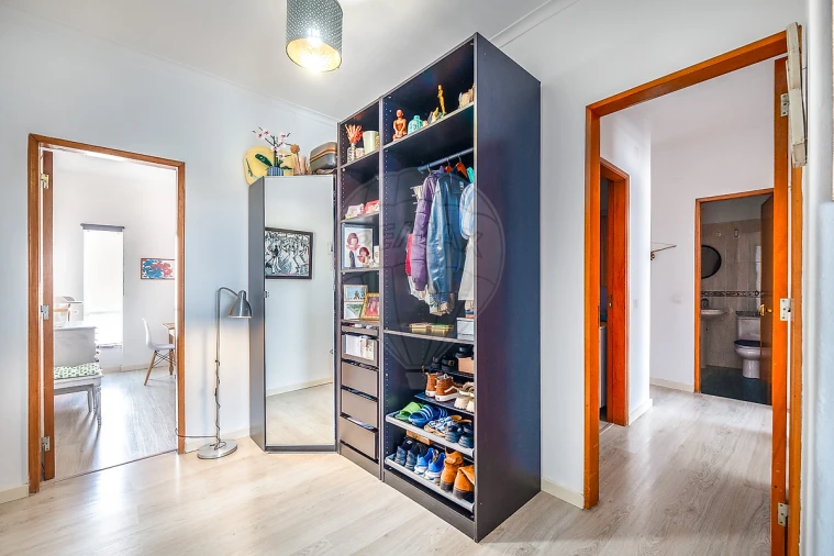 Apartamento T3 para Venda em Póvoa de Santa Iria e Forte da Casa Foto 4