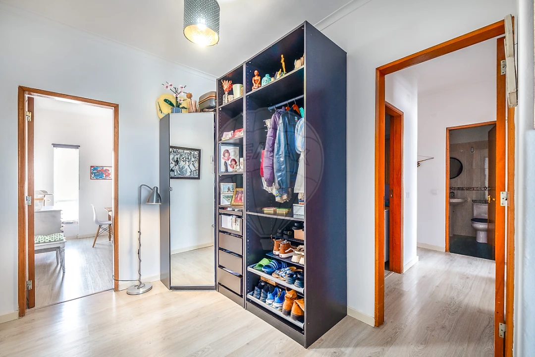 Apartamento T3 para Venda em Póvoa de Santa Iria e Forte da Casa Foto 4