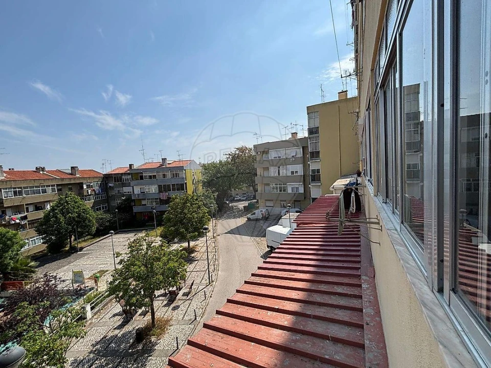 Apartamento T3 para Venda em Póvoa de Santa Iria e Forte da Casa Foto 13