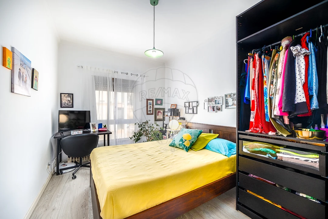 Apartamento T3 para Venda em Póvoa de Santa Iria e Forte da Casa Foto 9
