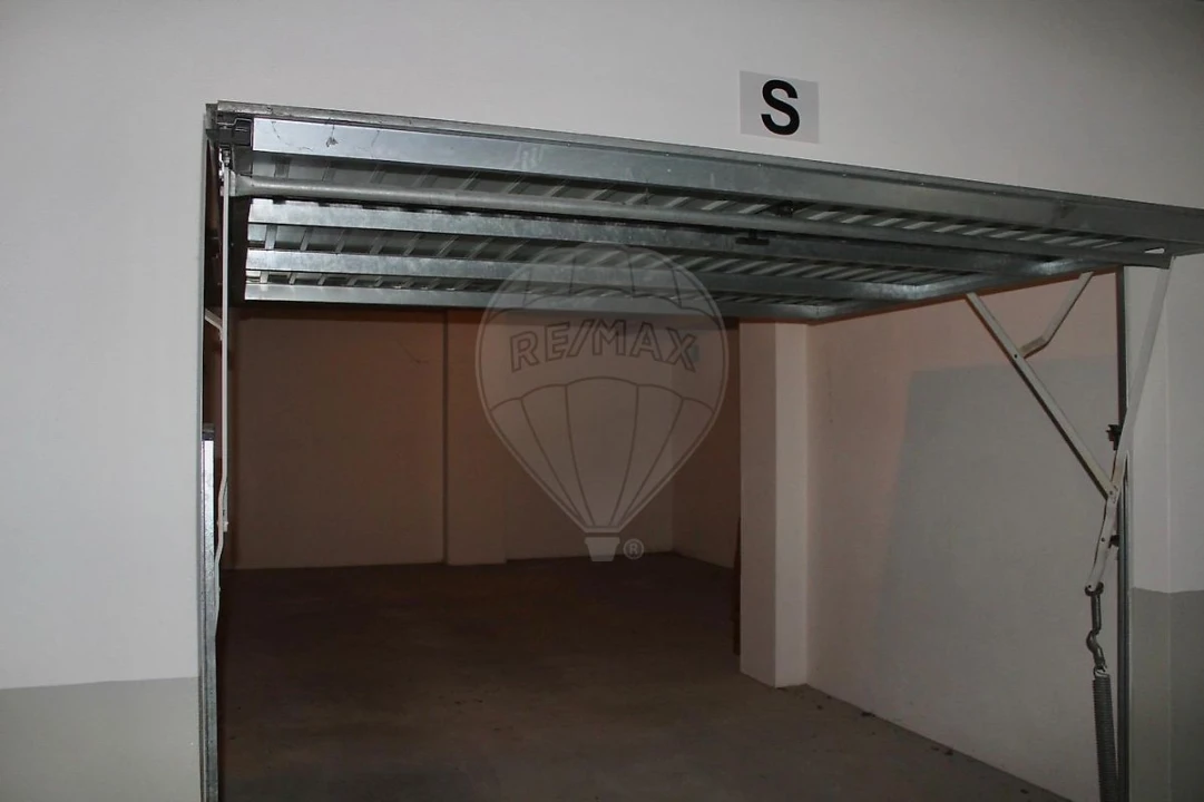 Garagem para Venda em Arruda dos Vinhos Foto 3