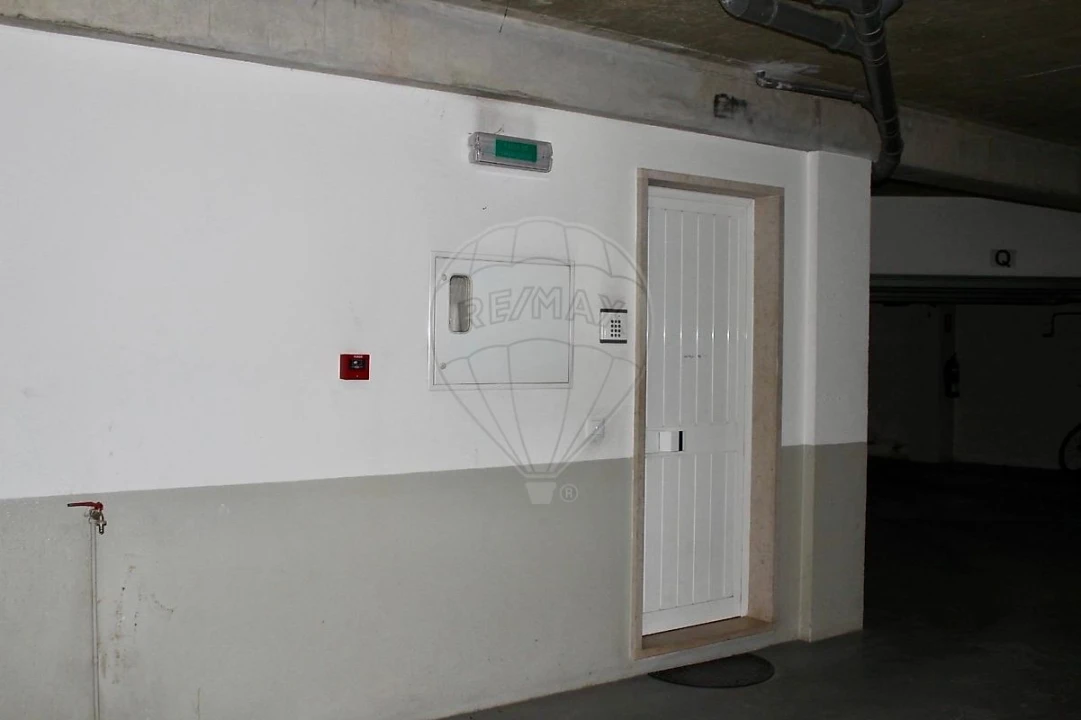 Garagem para Venda em Arruda dos Vinhos Foto 2