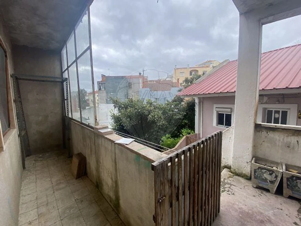Prédio para Venda em Encosta do Sol Foto 2