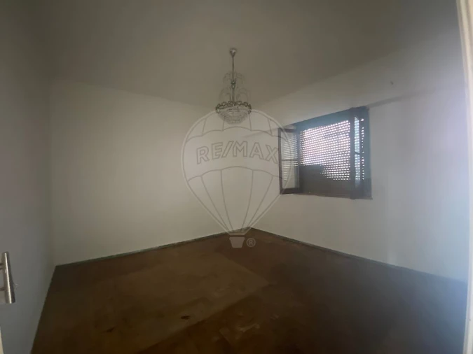 Prédio para Venda em Encosta do Sol Foto 2