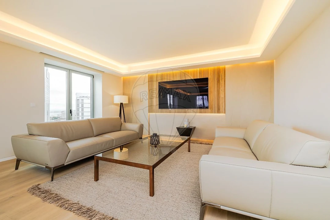 Apartamento T3 para Venda em Campolide Foto 32