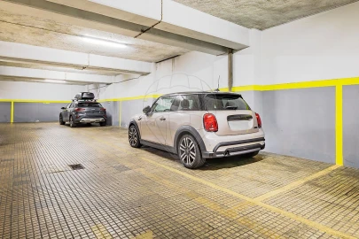 Apartamento T3 para Venda em Campolide