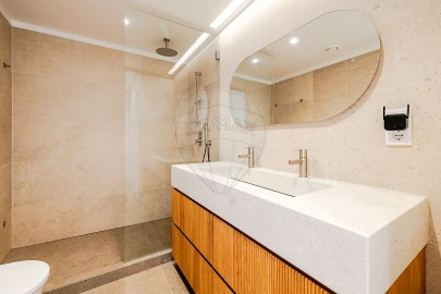 Apartamento T3 para Venda em Campolide