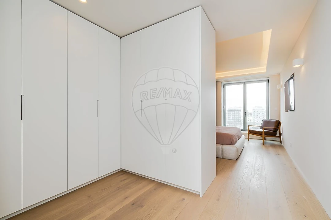 Apartamento T3 para Venda em Campolide Foto 35