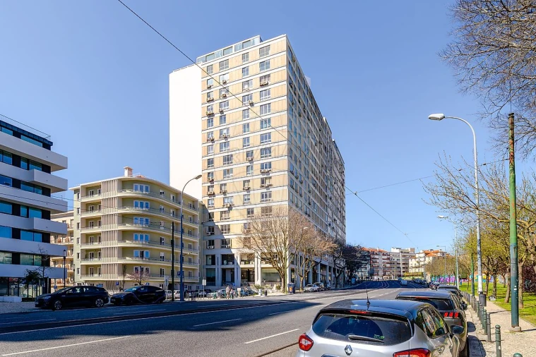 Apartamento T3 para Venda em Campolide Foto 33