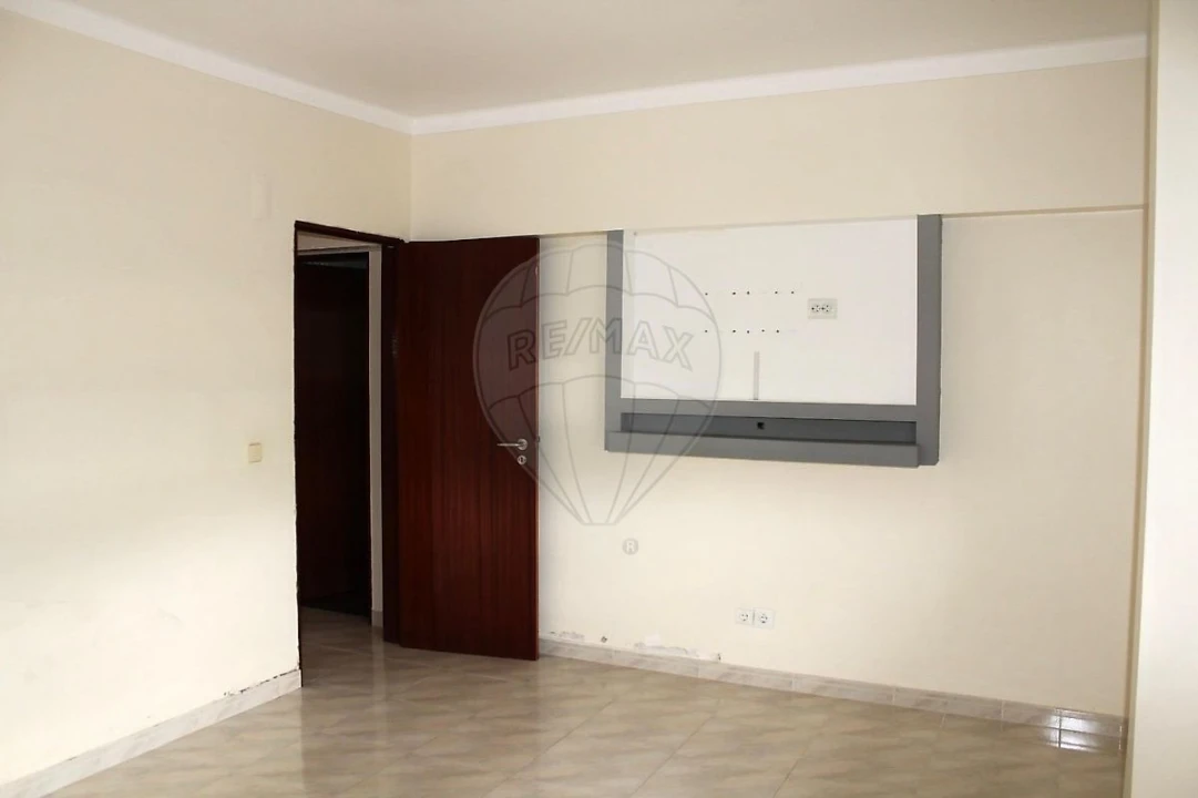 Apartamento T3 para Venda em Arruda dos Vinhos Foto 9