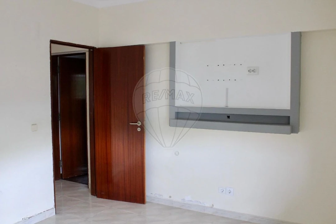 Apartamento T3 para Venda em Arruda dos Vinhos Foto 8