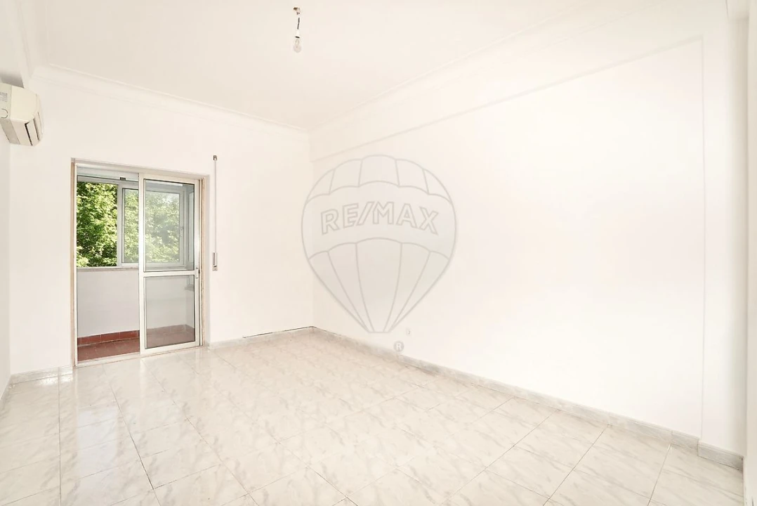 Apartamento T2 para Venda em Póvoa de Santa Iria e Forte da Casa Foto 10