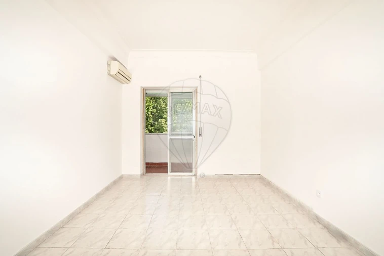 Apartamento T2 para Venda em Póvoa de Santa Iria e Forte da Casa Foto 9