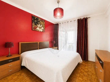 Apartamento T2 para Venda em Agualva e Mira-Sintra
