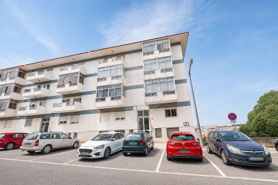 Apartamento T2 para Venda em Agualva e Mira-Sintra