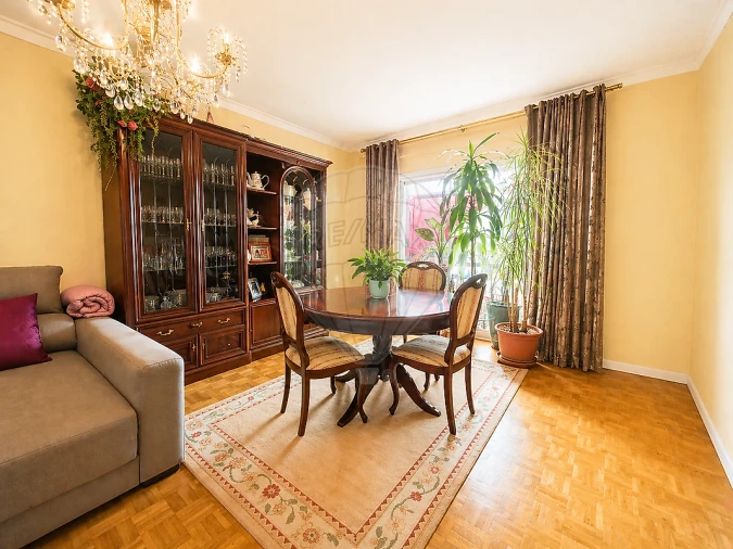 Apartamento T2 para Venda em Agualva e Mira-Sintra Foto 5
