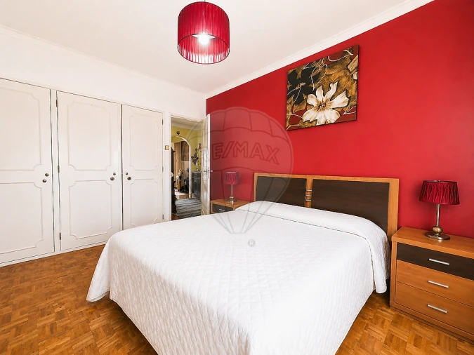 Apartamento T2 para Venda em Agualva e Mira-Sintra Foto 10