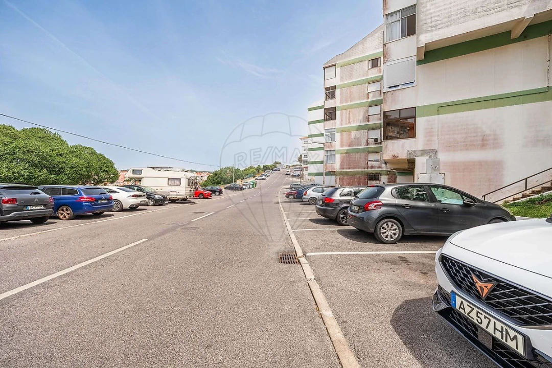 Apartamento T2 para Venda em Agualva e Mira-Sintra Foto 1