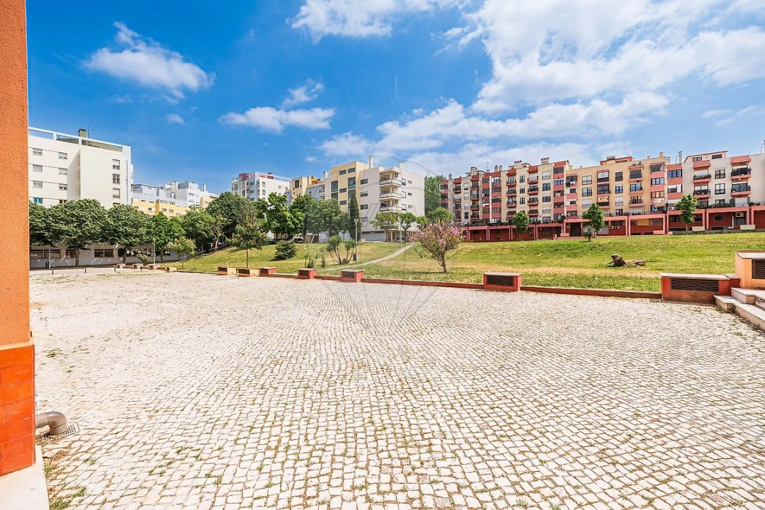 Apartamento T2 para Venda em Lumiar Foto 32