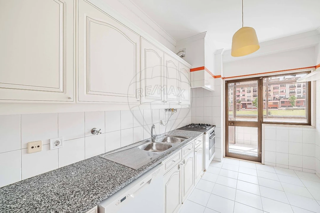 Apartamento T2 para Venda em Lumiar Foto 5
