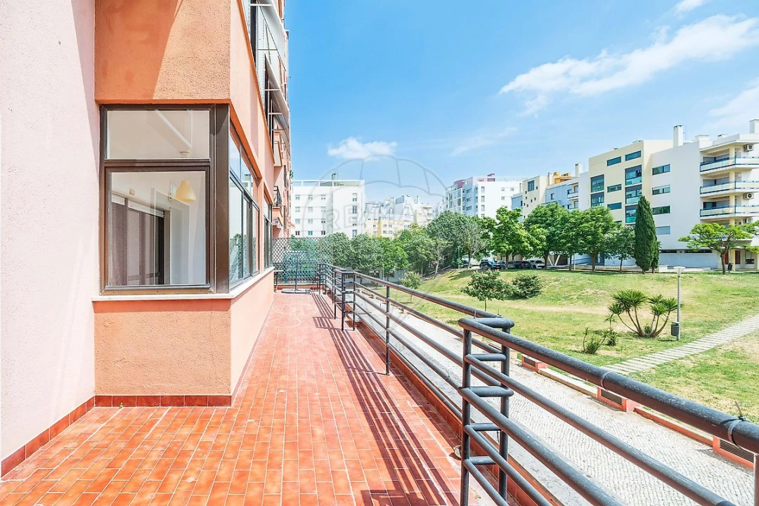 Apartamento T2 para Venda em Lumiar Foto 18